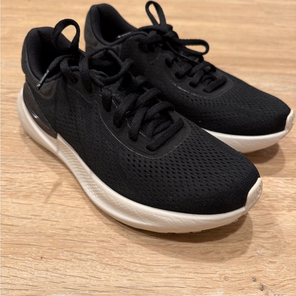 Lululemon Black Beyondfeel Running Athletic Shoes Sz 7 - Picture 3 of 5